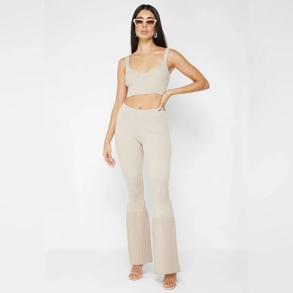 Manière de Voir Set - Beige Ribbed Contour Crop Top & Ombré Flared Leggings - Picture 2 of 15